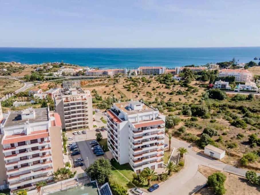 Cozy Apartment With Seaview 300M From The Beach Portimao Exterior photo