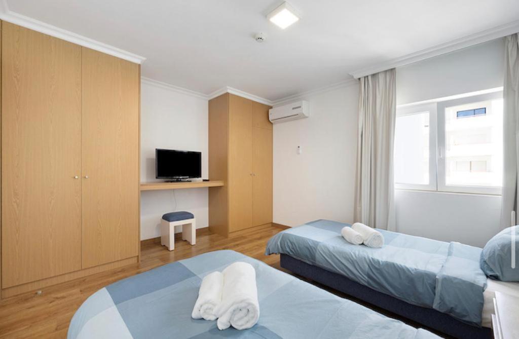 Cozy Apartment With Seaview 300M From The Beach Portimao Exterior photo